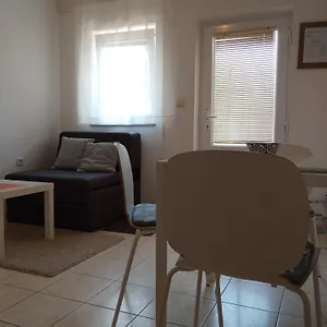 https://ivana-fazana.pula-hotels.org