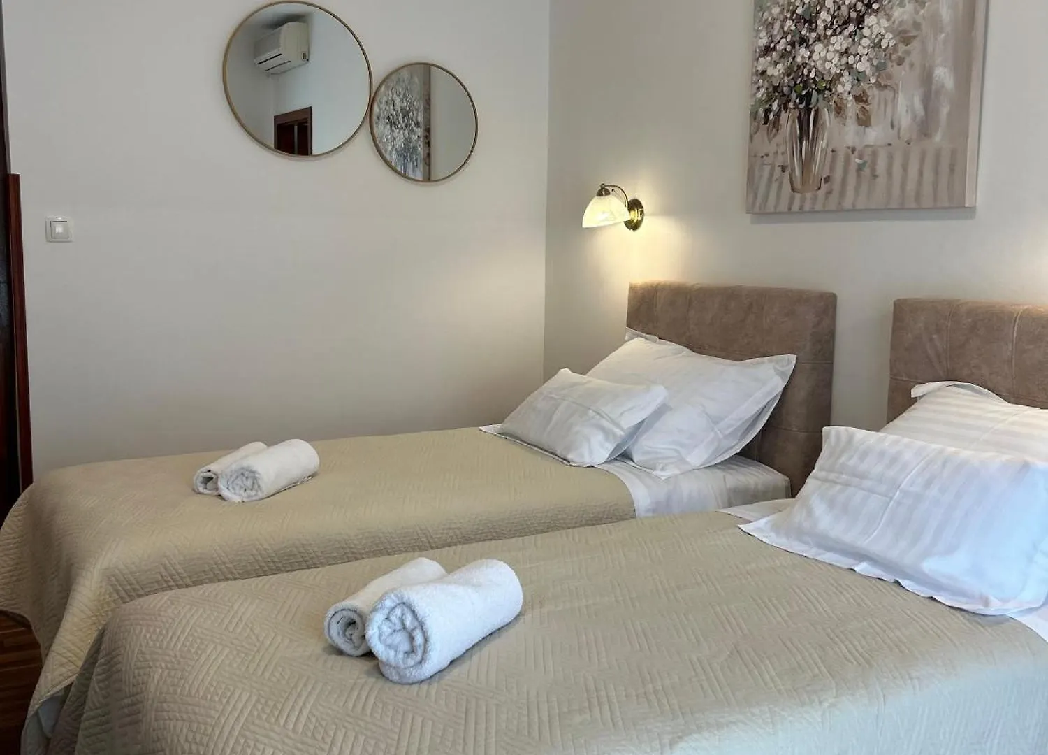 Hotel Vila Tina Arbanija