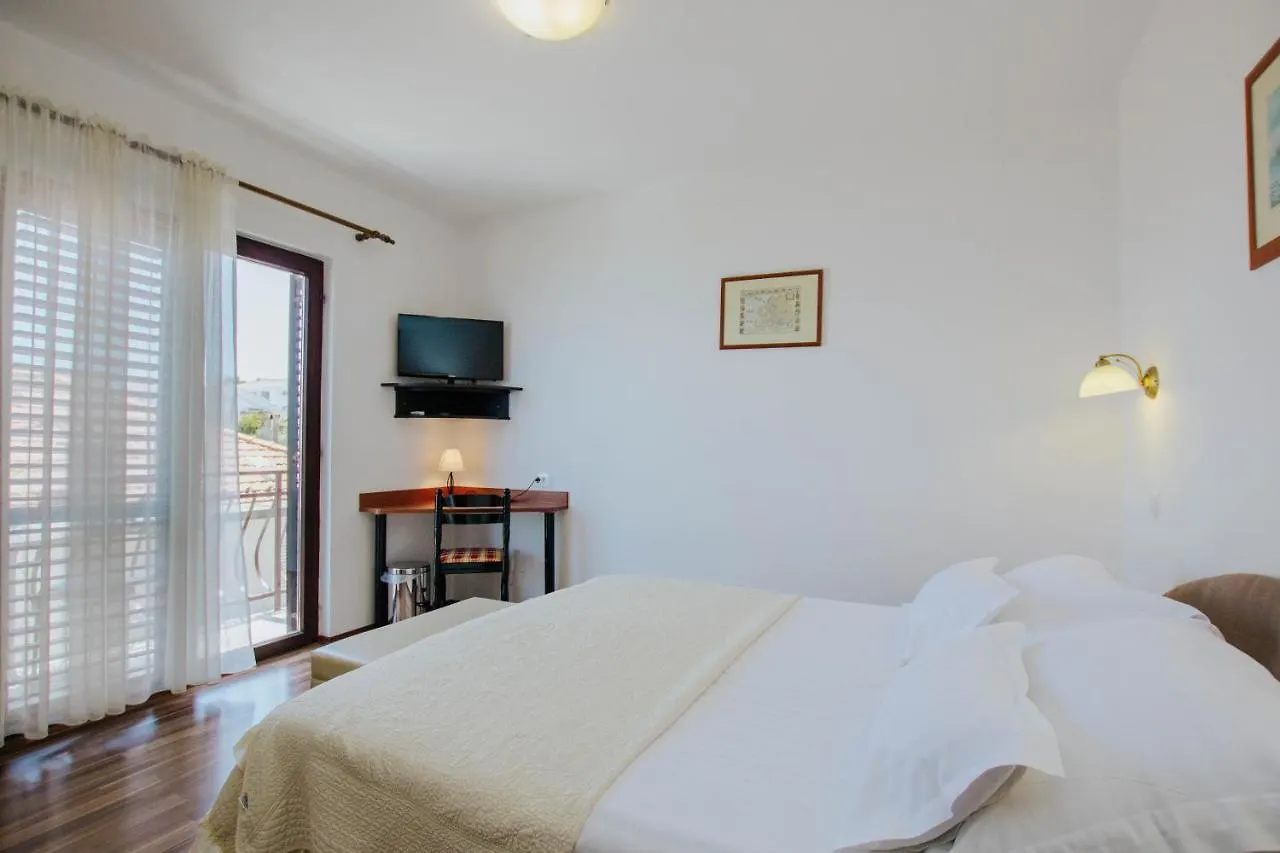 Hotel Vila Tina  Arbanija