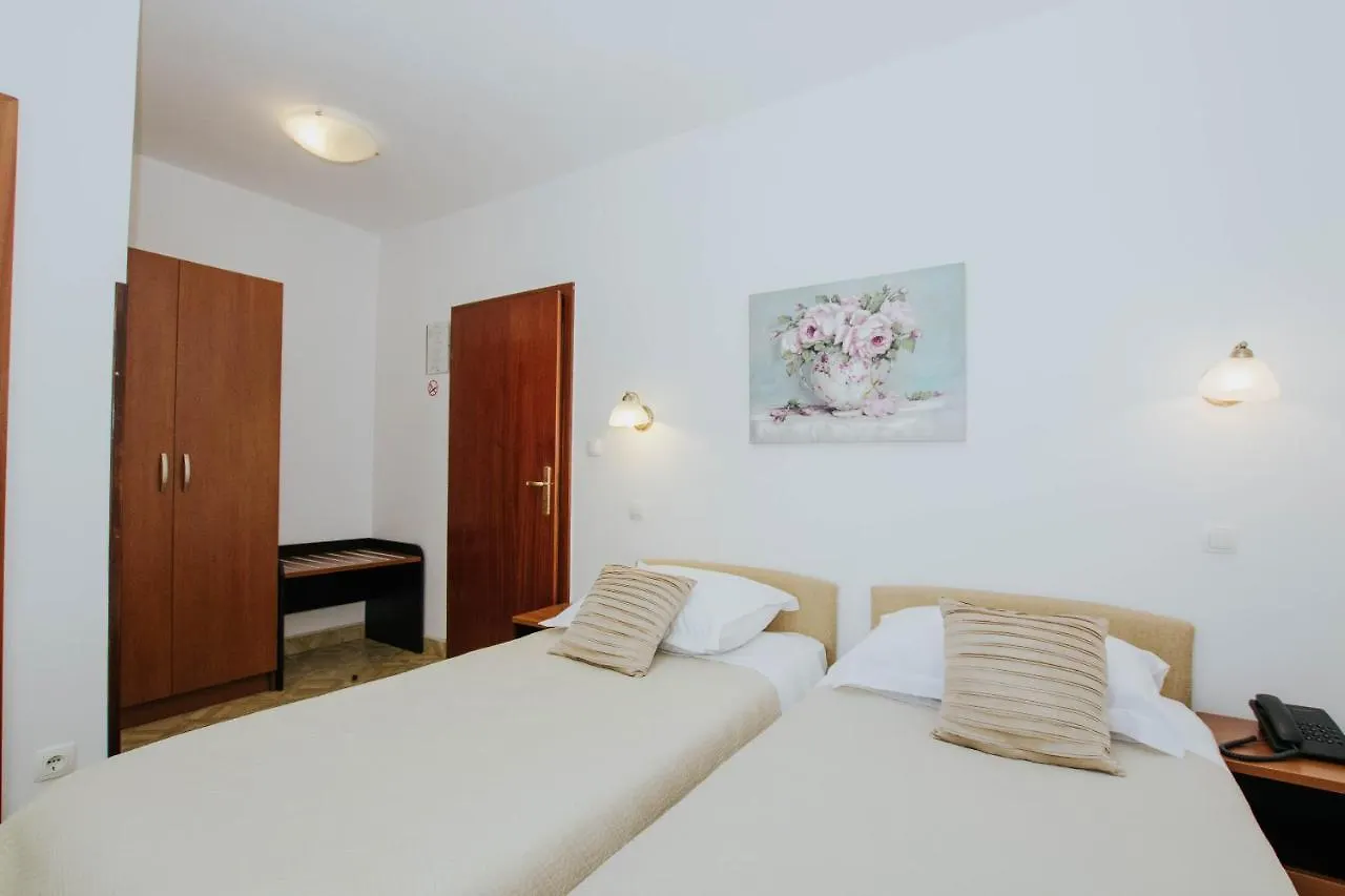 Hotel Vila Tina  Arbanija